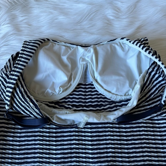 💙🤍LAND’S END NAVY AND WHITE STRIPED TANKINI TOP - Picture 4 of 6
